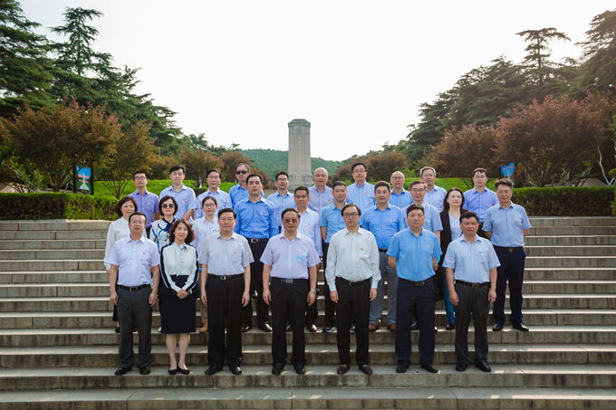 乐竞体育（中国）官方网站集团党委赴徐州开展 “跟着习近平总书记足迹学党史”专题活动4_副本.png
