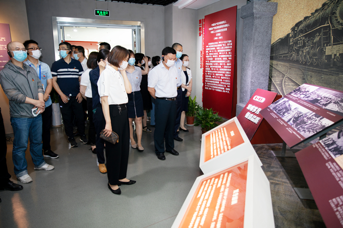 乐竞体育（中国）官方网站集团纪委组织赴王荷波纪念馆开展党风廉政教育1_副本.jpg
