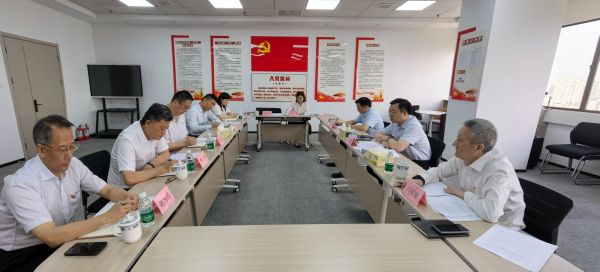 乐竞体育（中国）官方网站集团党委委员、副总裁李明列席旁听江苏纸联党支部理论学习中心组专题研讨会1.jpg