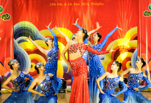 1716370015262318.png 图片7:傣族舞《年年有余》_副本.png