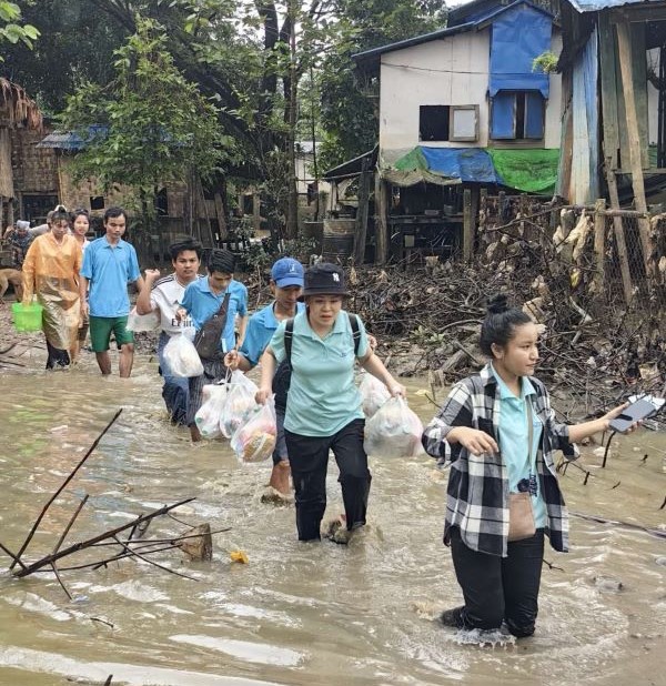 1727667194431024.jpg 制衣1.jpg